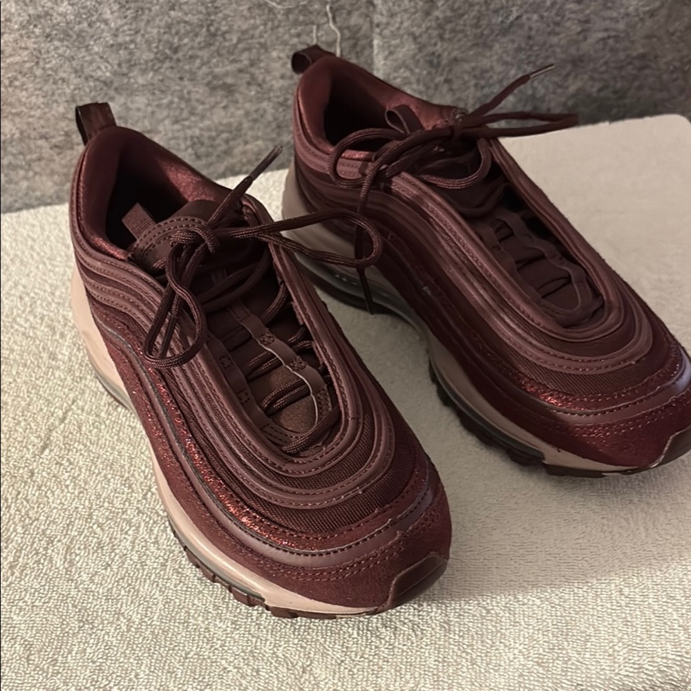 NIKE AIRMAX 97 SE BURGUNDY CRUSH W SIZE 7 WOMANS NEW W/O BOX